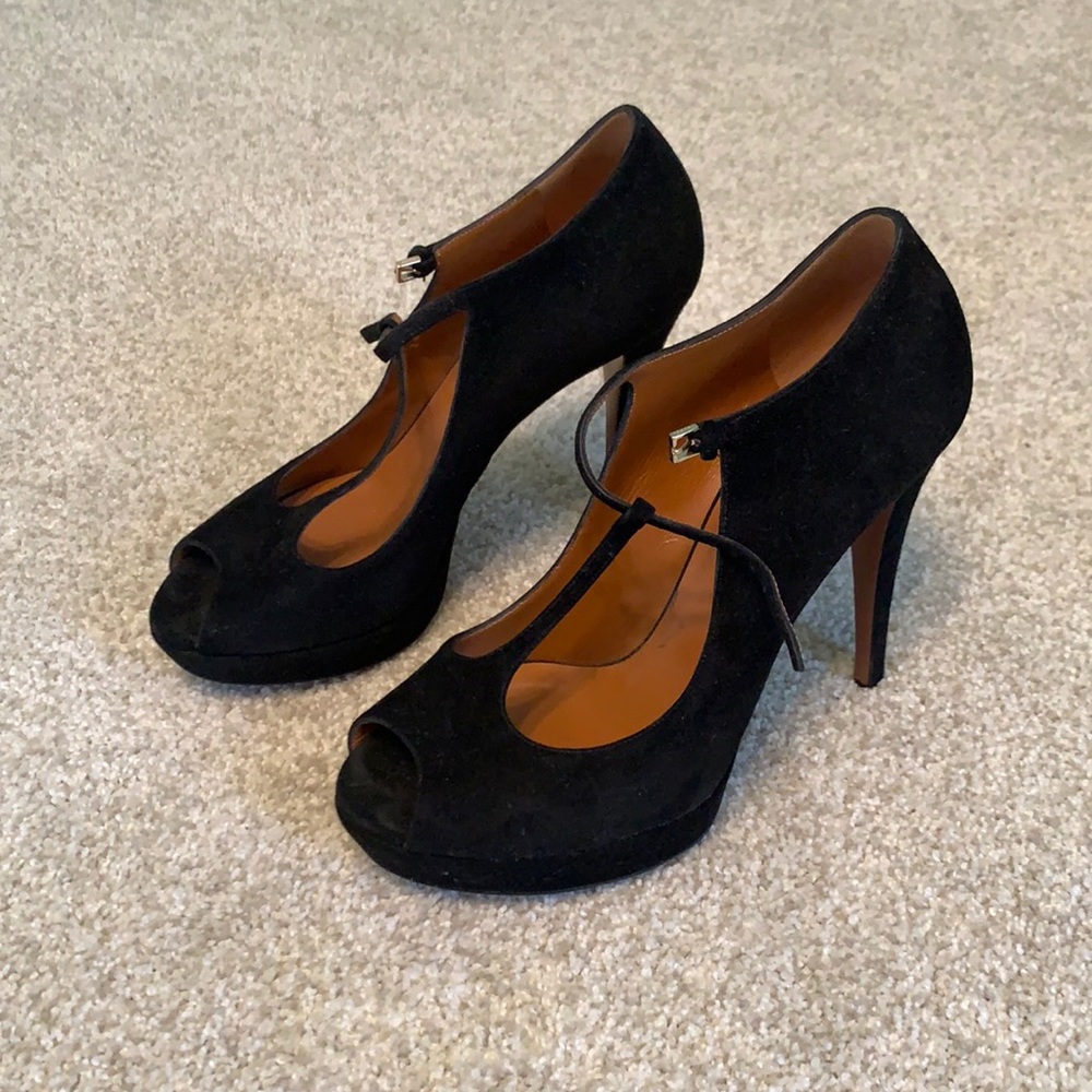 Gucci Betty Black Suede T-Strap Pumps Size 38.5/8.5